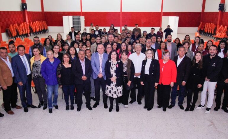 Capacitan a docentes sobre bienestar socioemocional