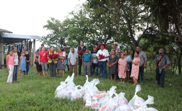 Contraloría Entrega Apoyos a Localidades Afectadas en Tlanchinol