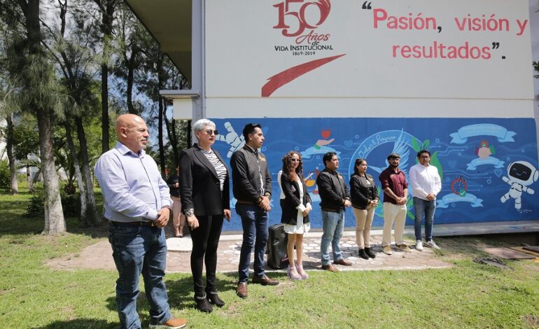 Escuela Preparatoria Número 3 Cierra Aniversario Con Mural y Cápsula del Tiempo