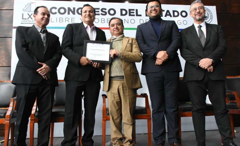 Contralor Álvaro Bardales imparte ponencia en el Congreso del Estado sobre fiscalización de recursos