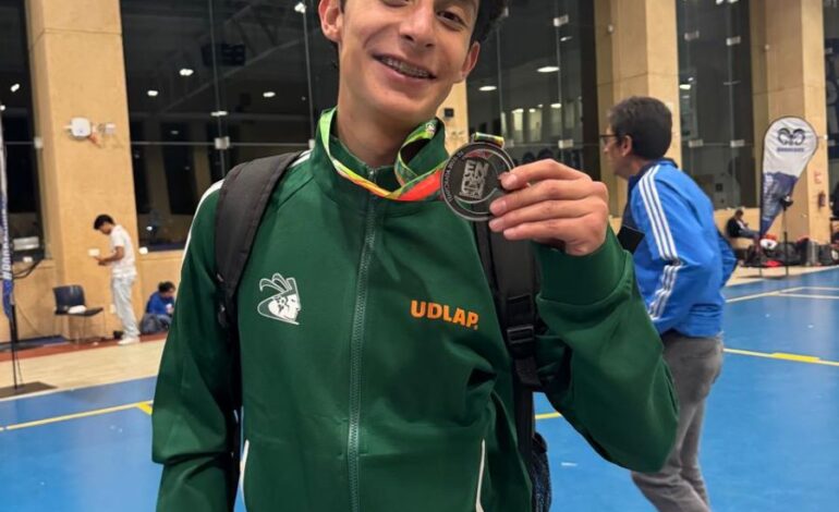 El Hidalguense Axel Piña Falcón, Gana Medalla de Plata en Los Juegos Conadeip 2025