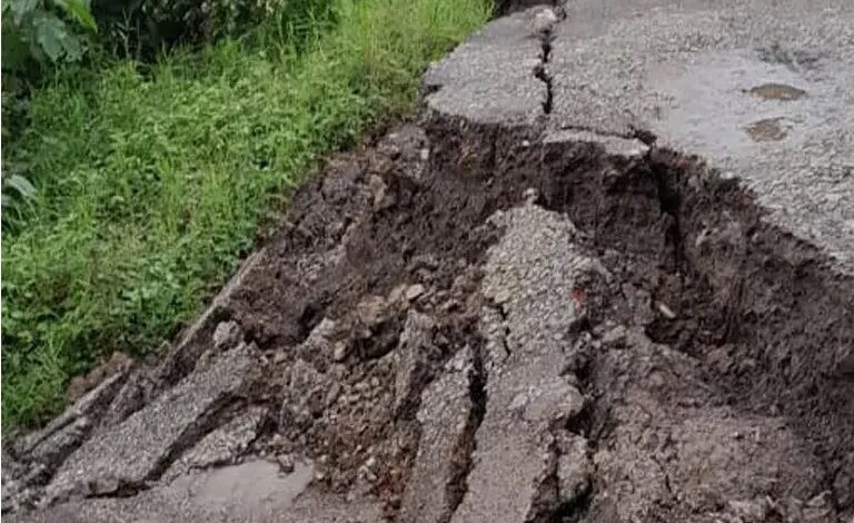 Expertos de Citnova mapean riesgos geológicos tras estragos de Priscilla en Tenango de Doria