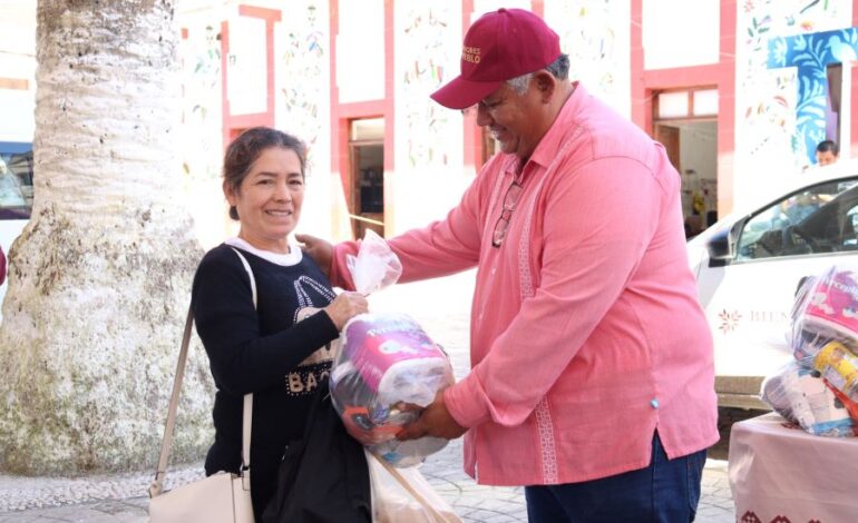 Artesanos Damnificadas Reciben Apoyos del Gobierno de Hidalgo y Fonart