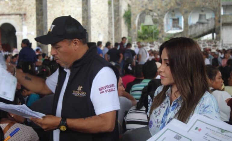 Contraloría fortalece la transparencia durante la entrega de apoyos sociales en Calnali y Huazalingo