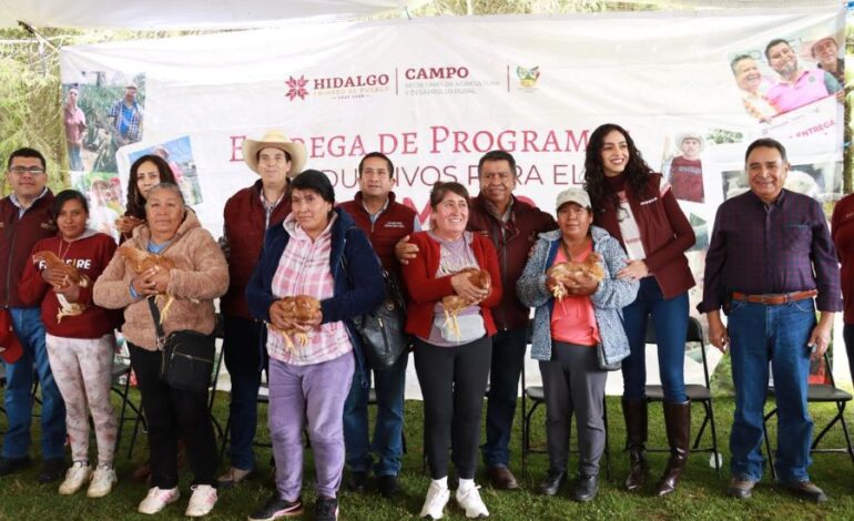 Saderh fortalece el campo hidalguense con entrega de apoyos agropecuarios y donación de 800 mil alevines en Acaxochitlán