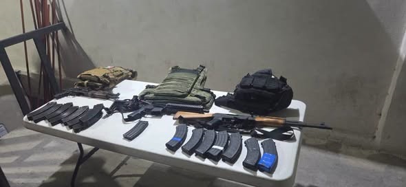 SEDENA. GUARDIA NACIONAL y PGJEH, Aseguraron Armamento, Municiones, Equipo Táctico y Un Vehículo